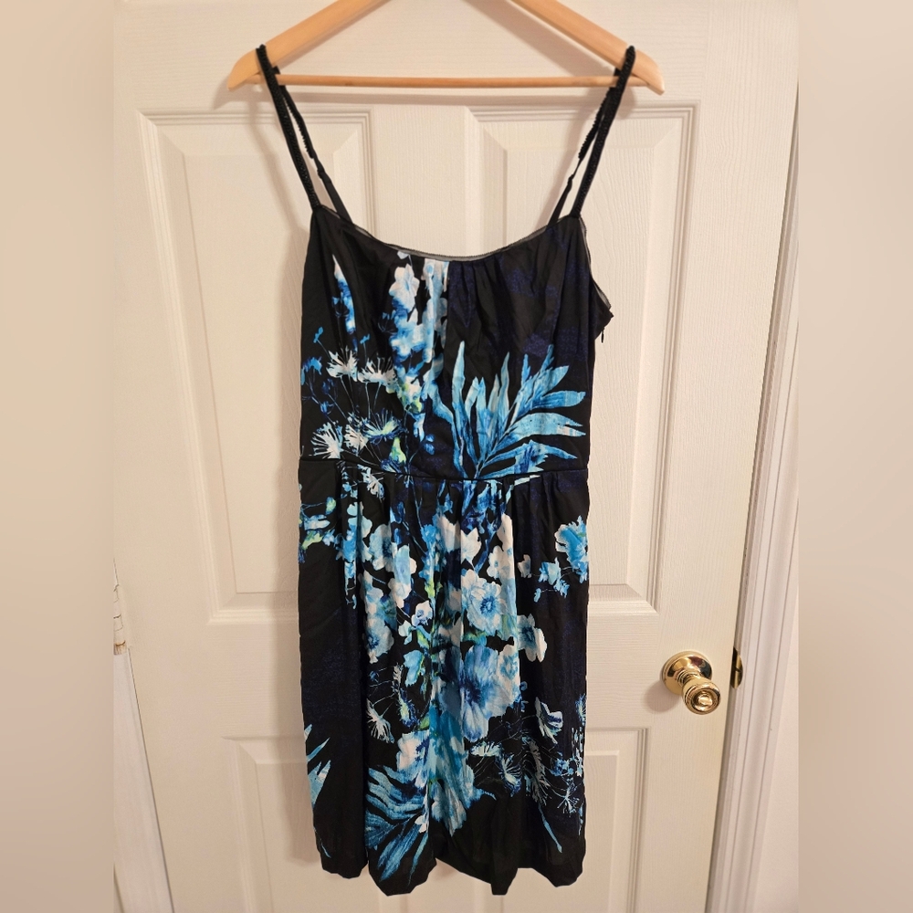 White House Black Market Black and Blue Floral Dress Size 12 Pockets